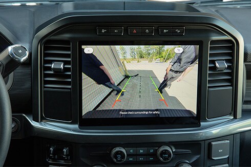 Ford F-150 2025 equipa Cámara de Reversa que detecta objetos y asiste al conductor